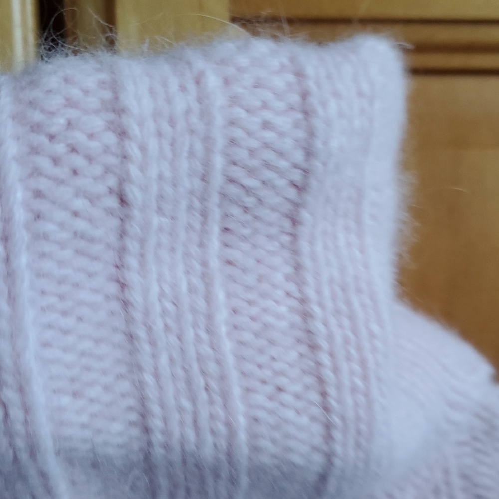Fluffy, Super Soft, Wool & Angora Sweater (Feels Just Like Cashmere), M, NWT